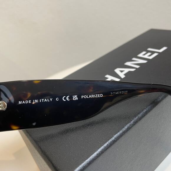 Chanel Oval polarized Sunglasses - Picture 3 of 5